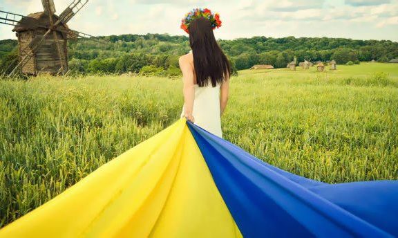 Гарні привітання з Днем Незалежності України простими словами